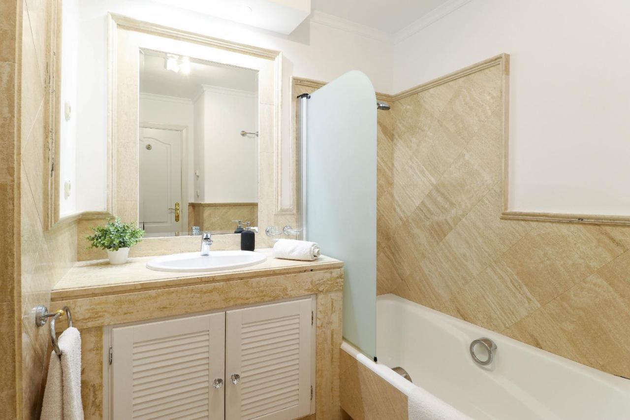 Bahia De Modern Apartment Marbella